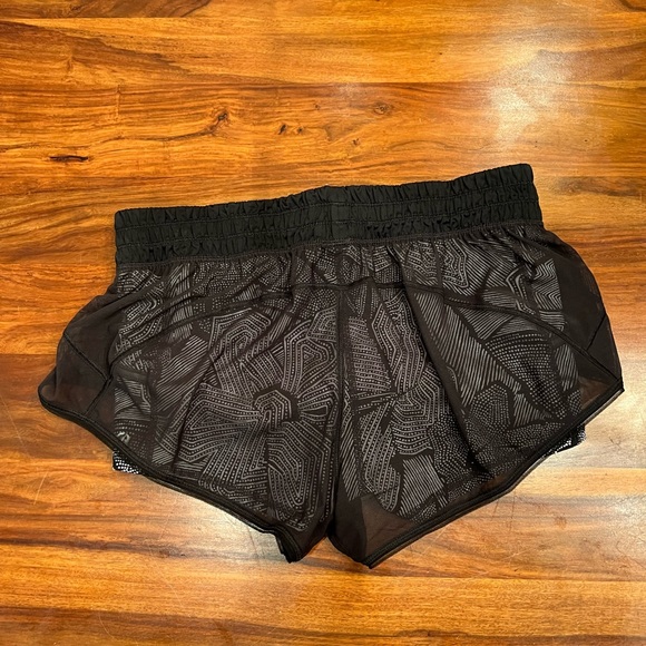 Lululemon City Sky Run Short - Picture 6 of 7